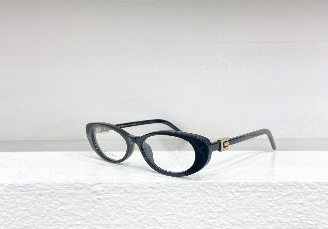 G*u*i glasses gg 1680s 52-17-140