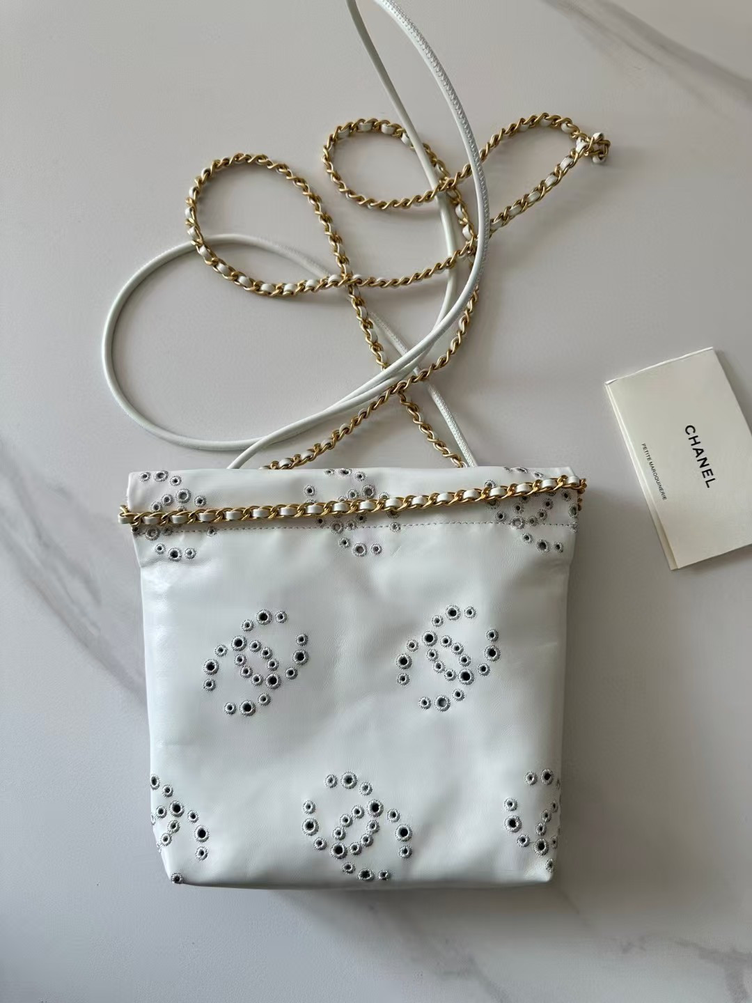 Ch*el 22 mini handbag shiny calfskin 20 × 19 × 6 cm