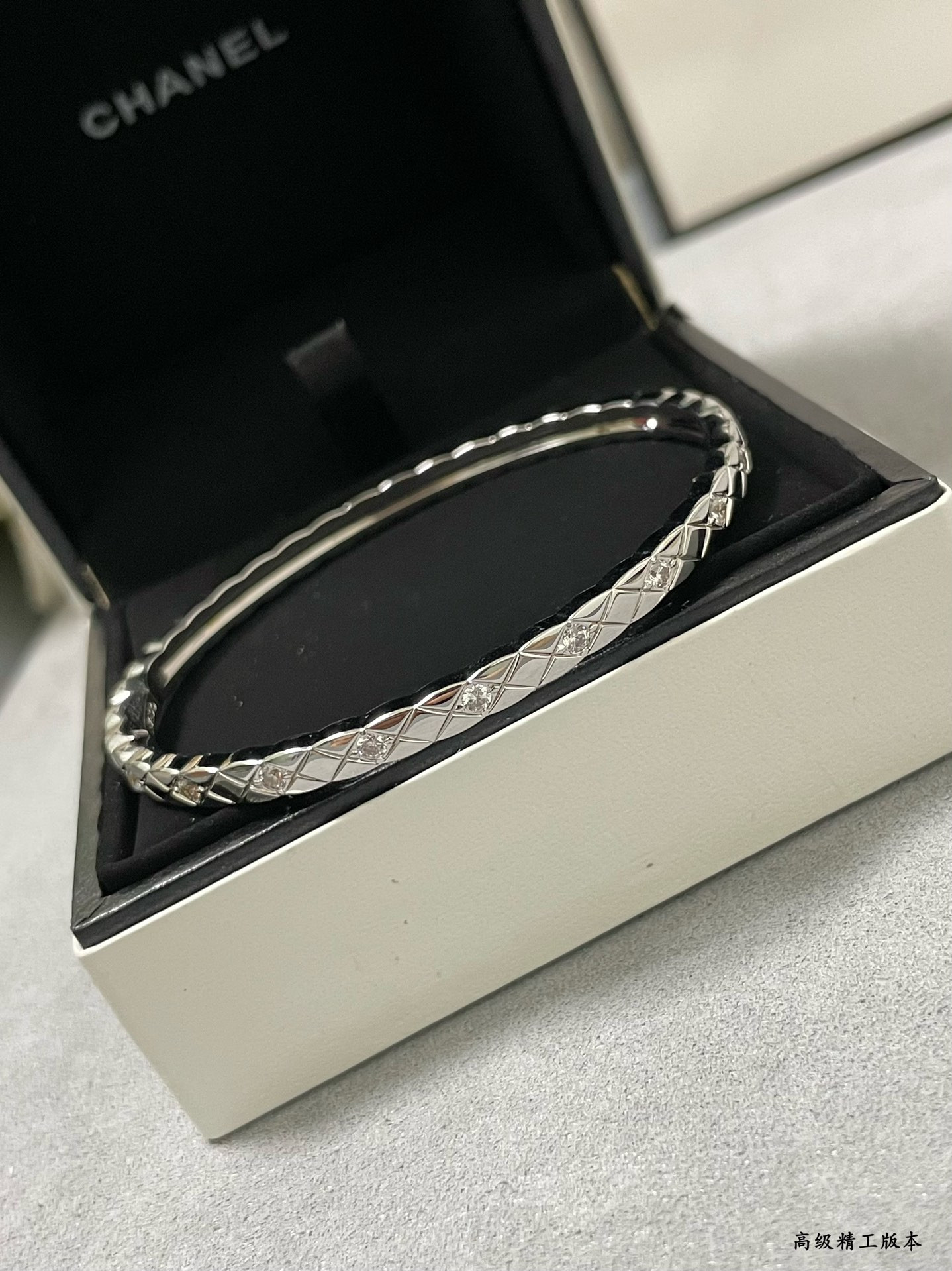 ch*el finely carved narrow Di*m*nd bracelet