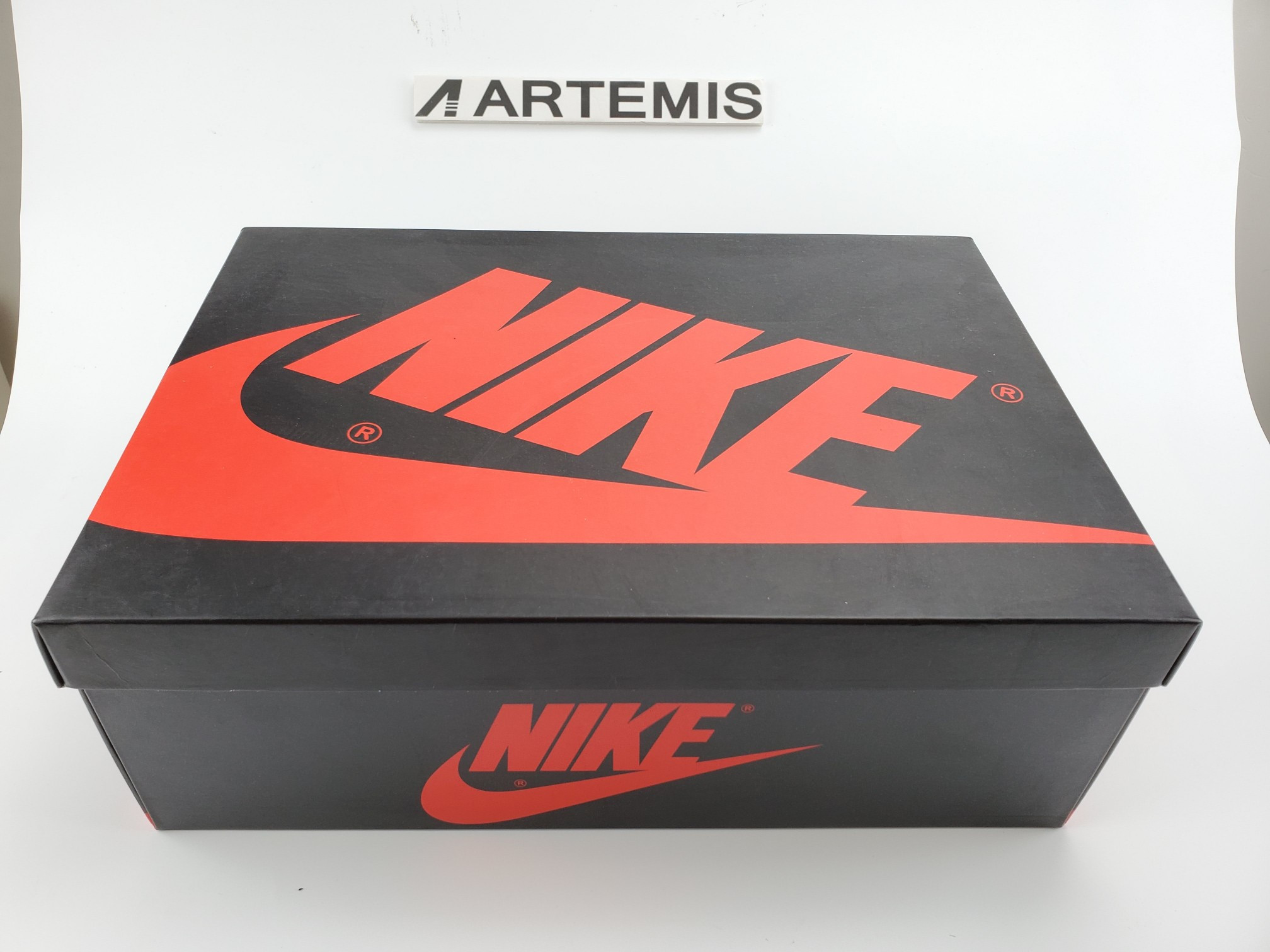 Air Jordan 1 Retro High OG Defiant