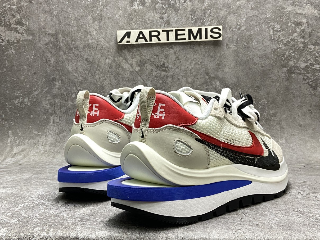 Nike Vaporwaffle sacai Sport Fuchsia Game Royal
