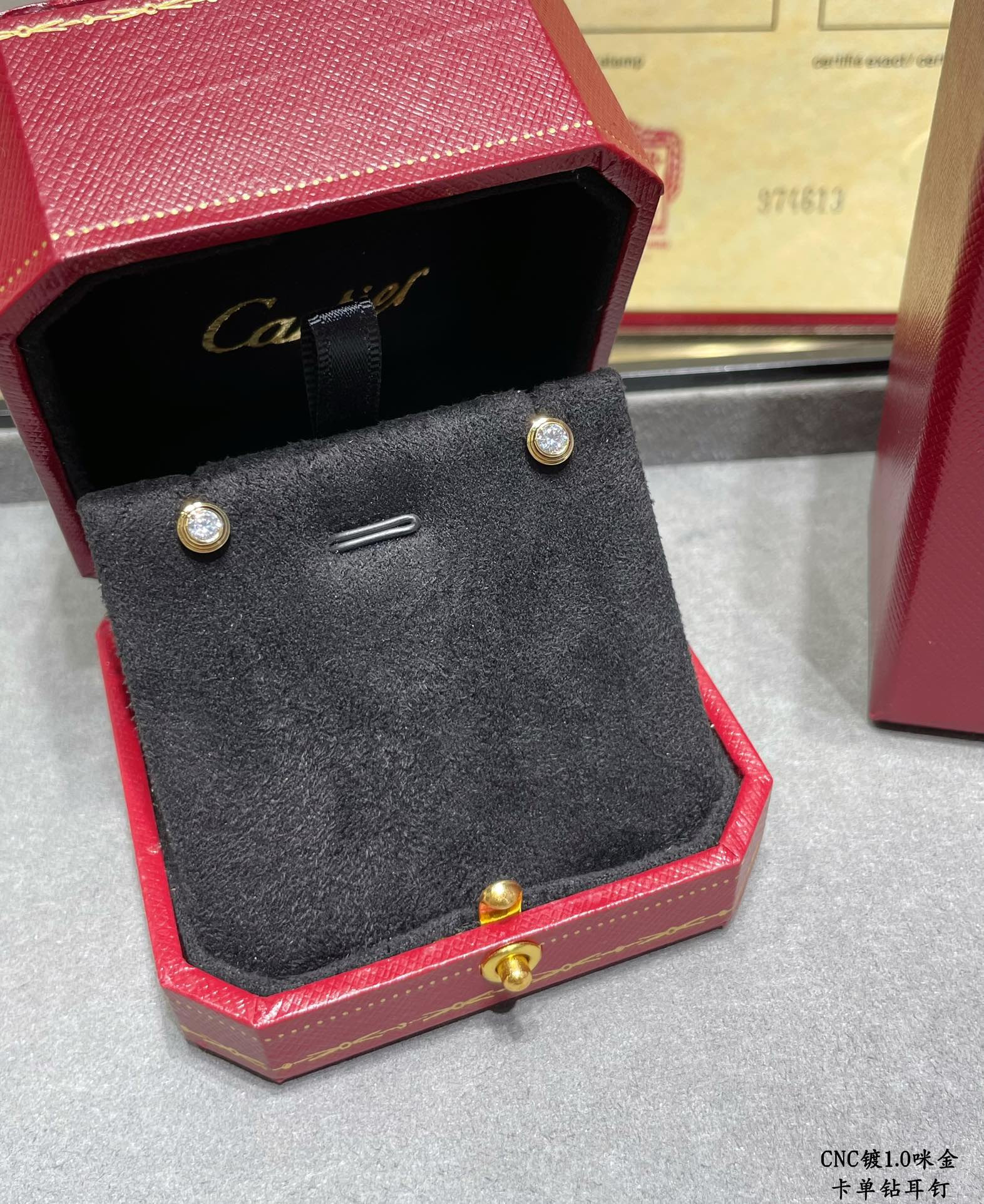 ca*t*er single Di*m*nd stud earrings