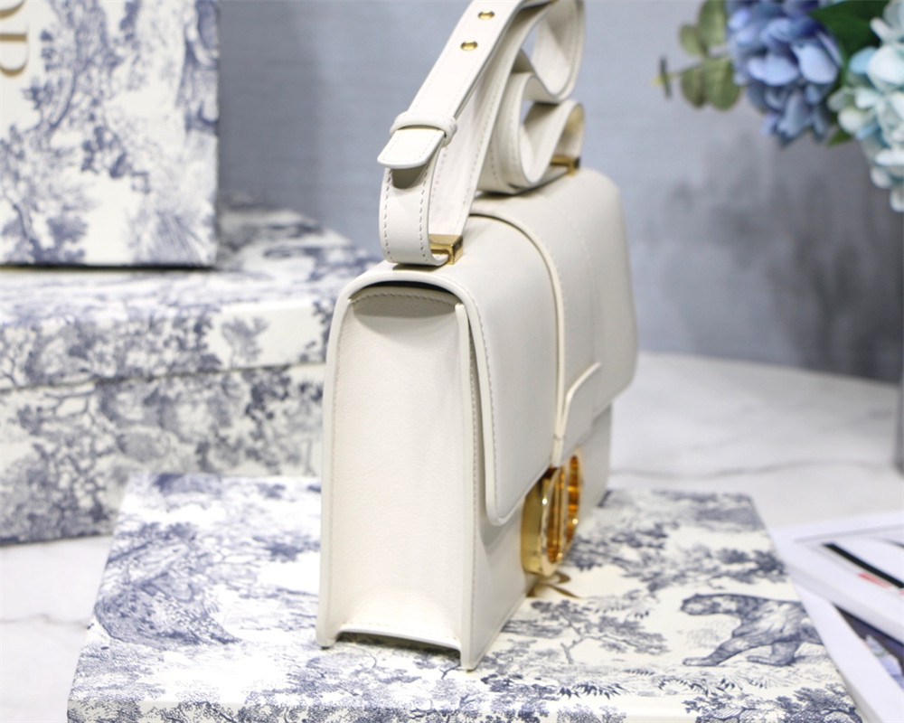 D*or 30 montaigne chain bag white