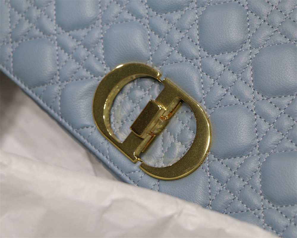 large d*or caro bag light blue S*pple cannage calfskin 29 x 18 x 10 cm