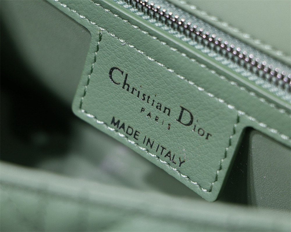 small d*or caro bag green S*pple cannage calfskin with silver hardware 20 x 12 x 7 cm