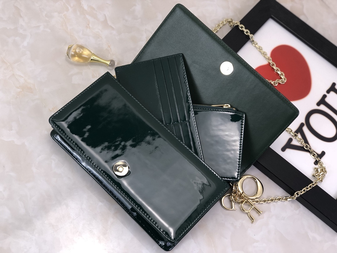 lady D*or pouch dark green patent cannage calfskin 8.5 x 4.5 x 1 inches
