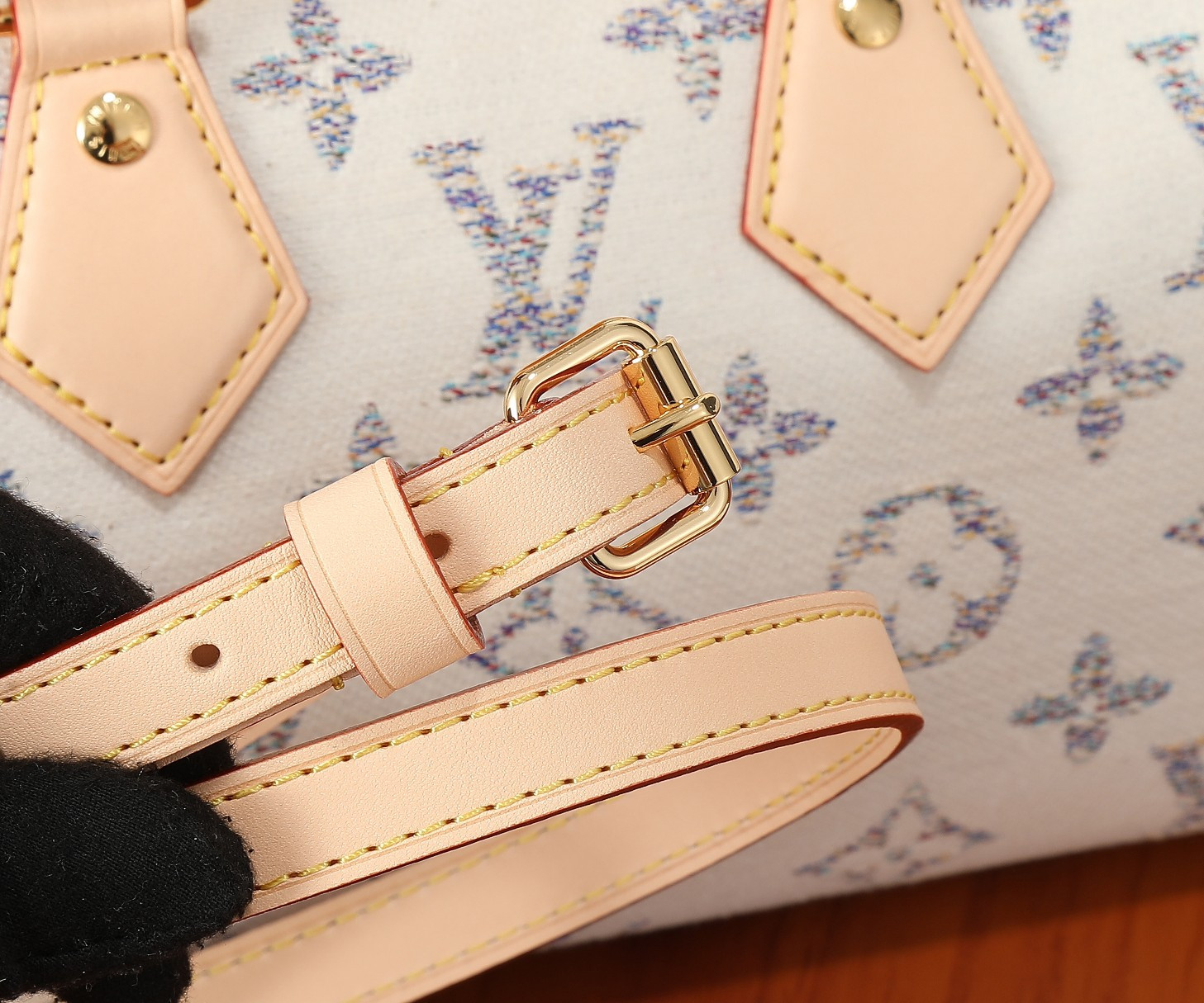 LV Speedy Bandoulière 20 M24709 8.1 x 5.3 x 4.7 inches