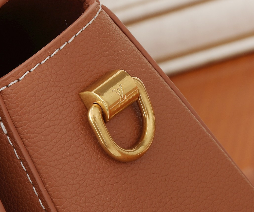 LV Soft Twist M24640 10.6 x 7.5 x 3.5 inches