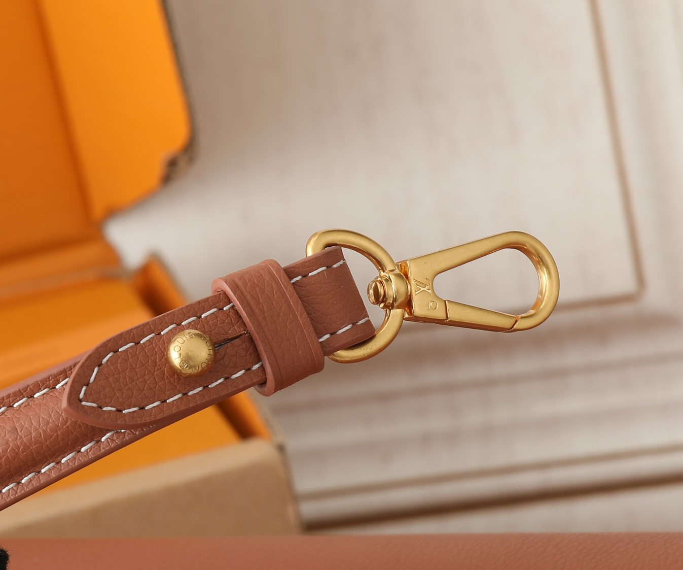 LV Soft Twist M24640 10.6 x 7.5 x 3.5 inches