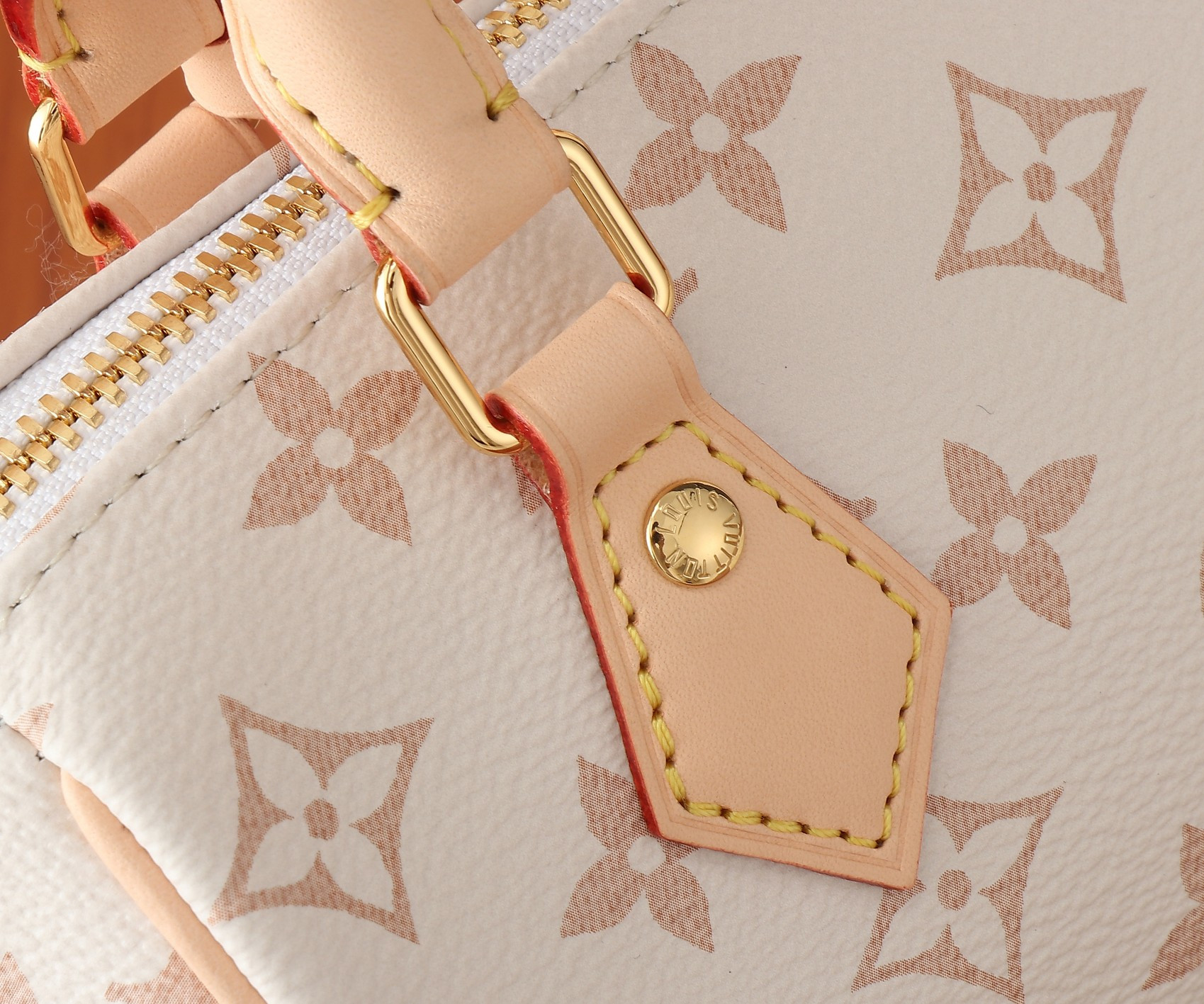 LV Speedy 18 M24474 18x12.5x11CM