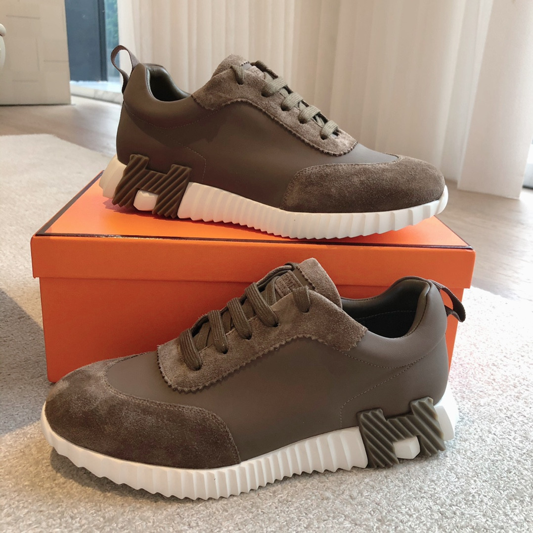 ua H**me5 bouncing sneaker