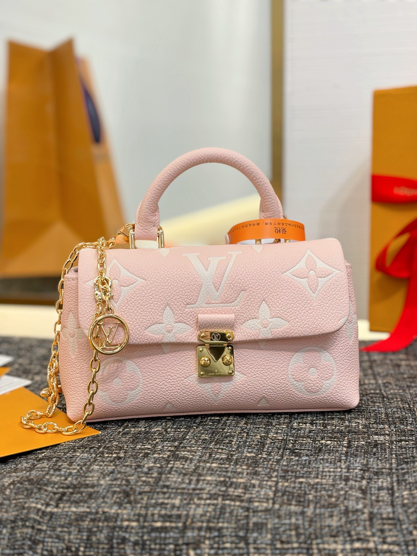 LV Nano Madeleine M13796 12.5x 6x21cm