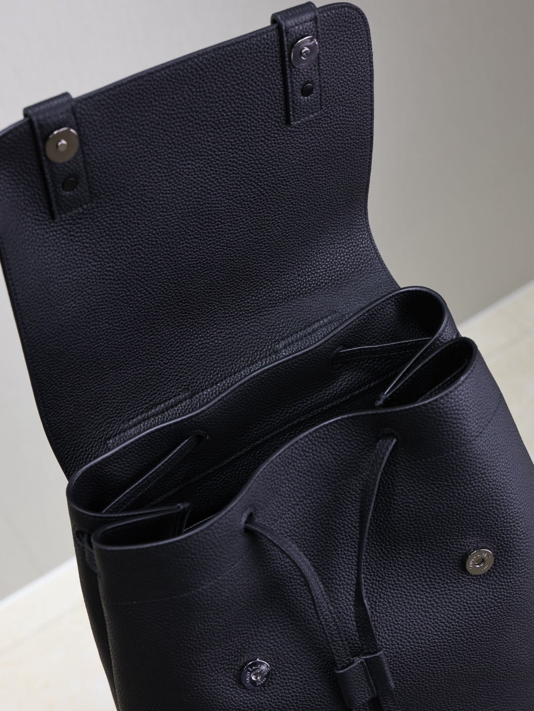 Y*L sac de jour backpack in grained leather 29 x 37.5 x 14 cm