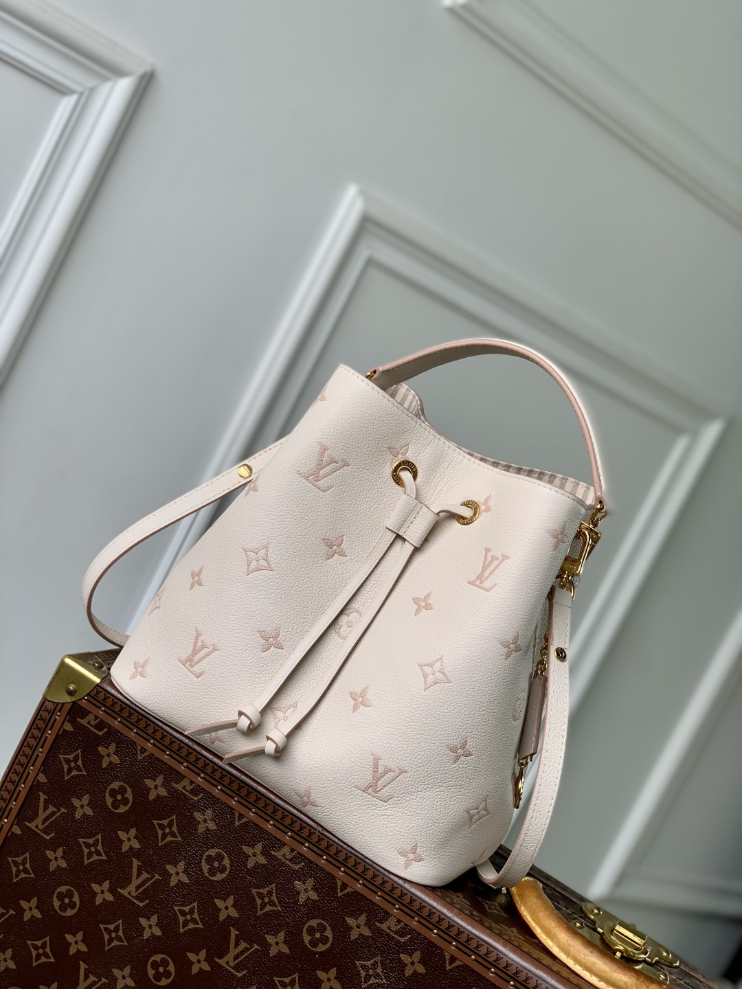 LV NéoNoé MM M14401 26x26x17.5cm