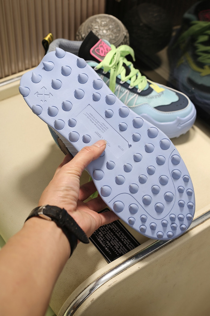 OFF-WHITE C/O ODSY-1000 SNEAKER