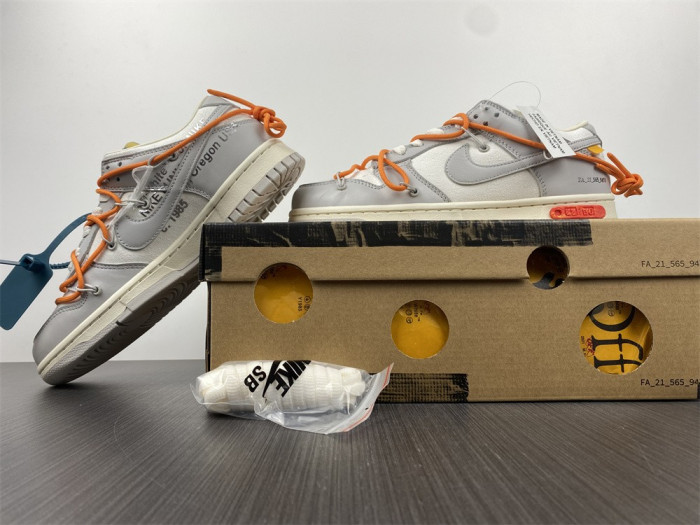 Off-White x Dunk Low ‘Lot 44 of 50’ DM1602-104