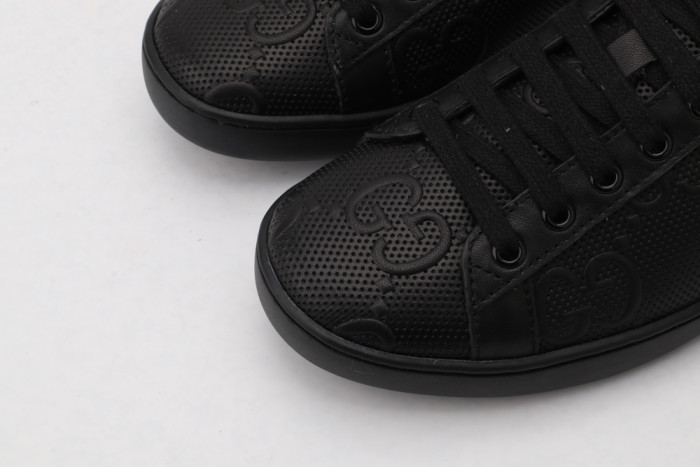 G*u*i low-top sneaker