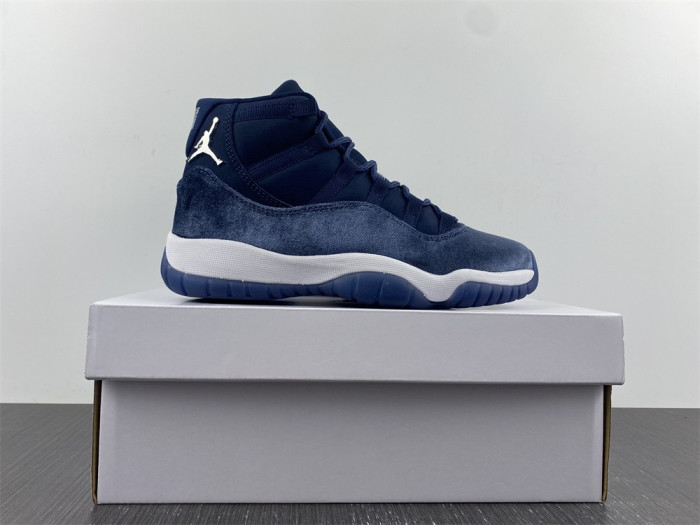 AIR JORDAN 11 VELVET WMNS “MIDNIGHT NAVY” AR0715-441