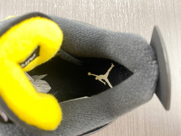 Air Jordan 4 Retro "Thunder’ 2023 308497-017