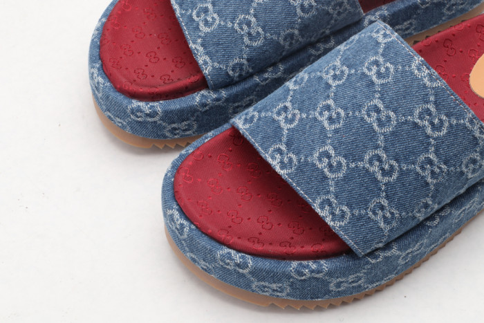 G*u*i slippers