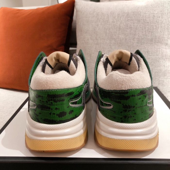 G*u*i mid sneaker