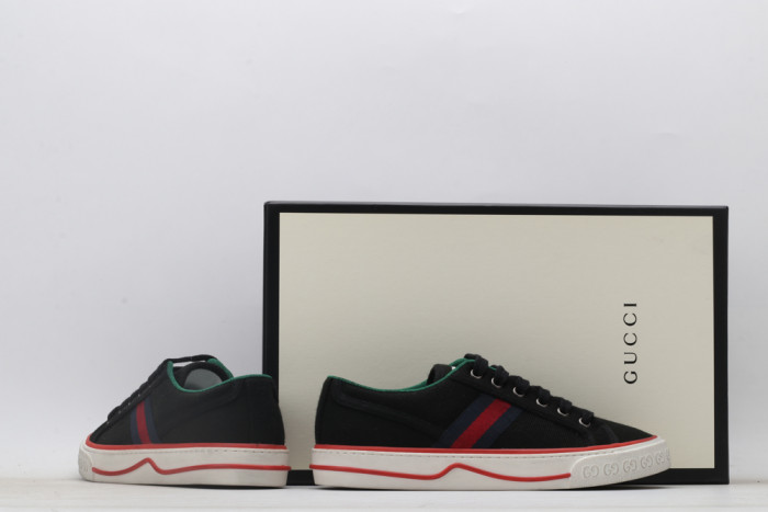 G*u*i low-top sneaker