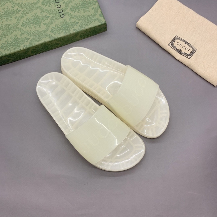 G*u*i slippers