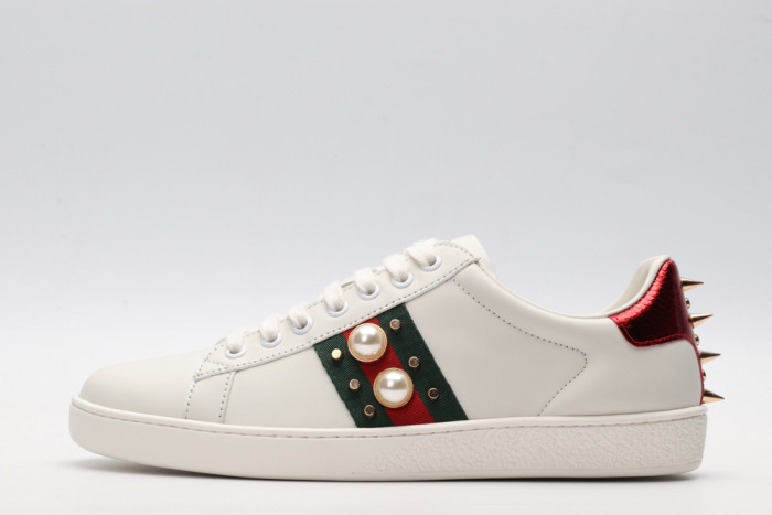 G*u*i low-top sneaker