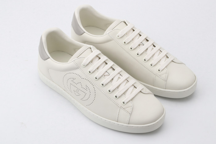 G*u*i low-top sneaker