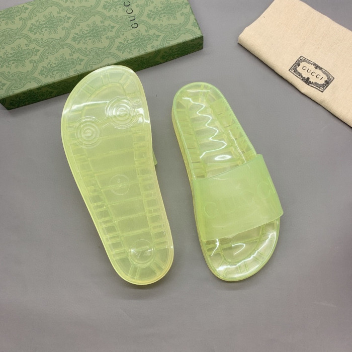 G*u*i slippers