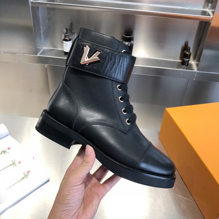 LOUS VUITO WONDERLAND FLAT RANGER BOOTS
