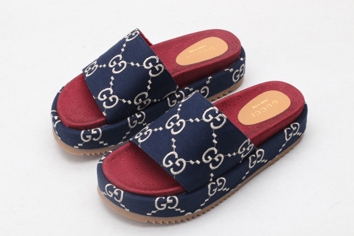 G*u*i slippers