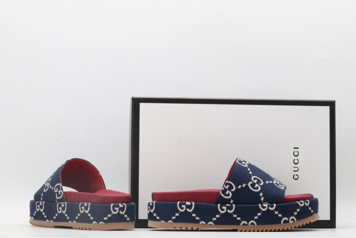 G*u*i slippers