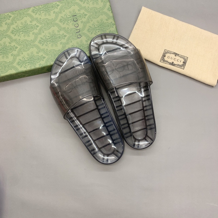 G*u*i slippers