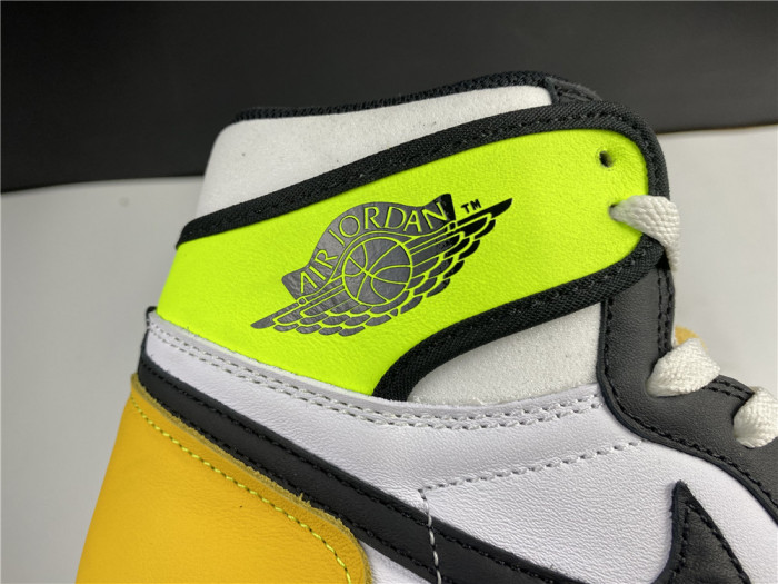 AIR JORDAN 1 RETRO HIGH OG ‘VOLT GOLD’ 555088-118