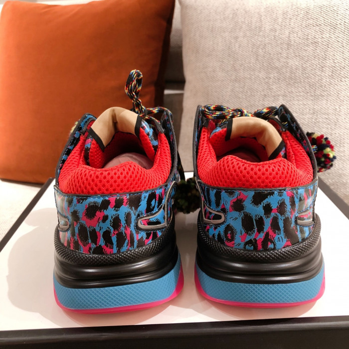 G*u*i mid sneaker