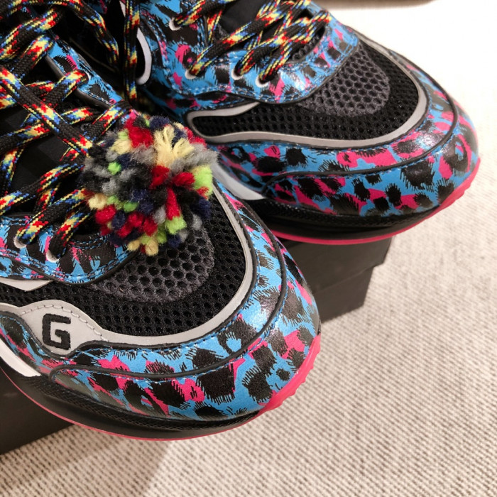 G*u*i mid sneaker