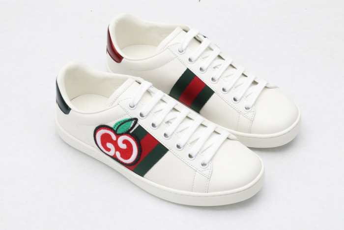 G*u*i low-top sneaker