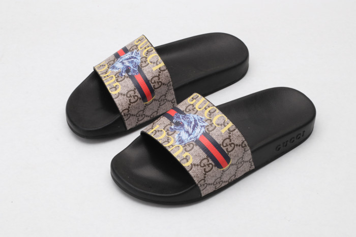 G*u*i slippers