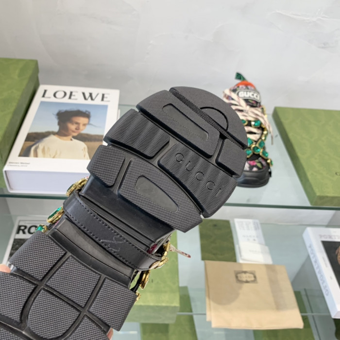 G*u*i sneaker