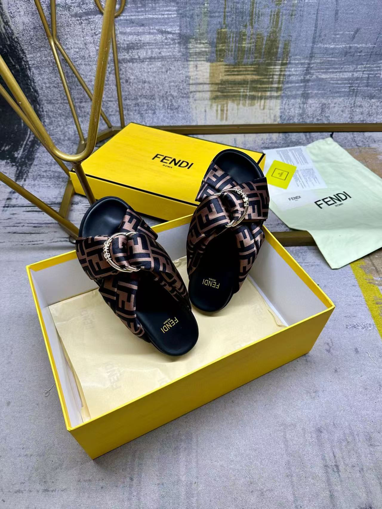 UA F**di FF Slides