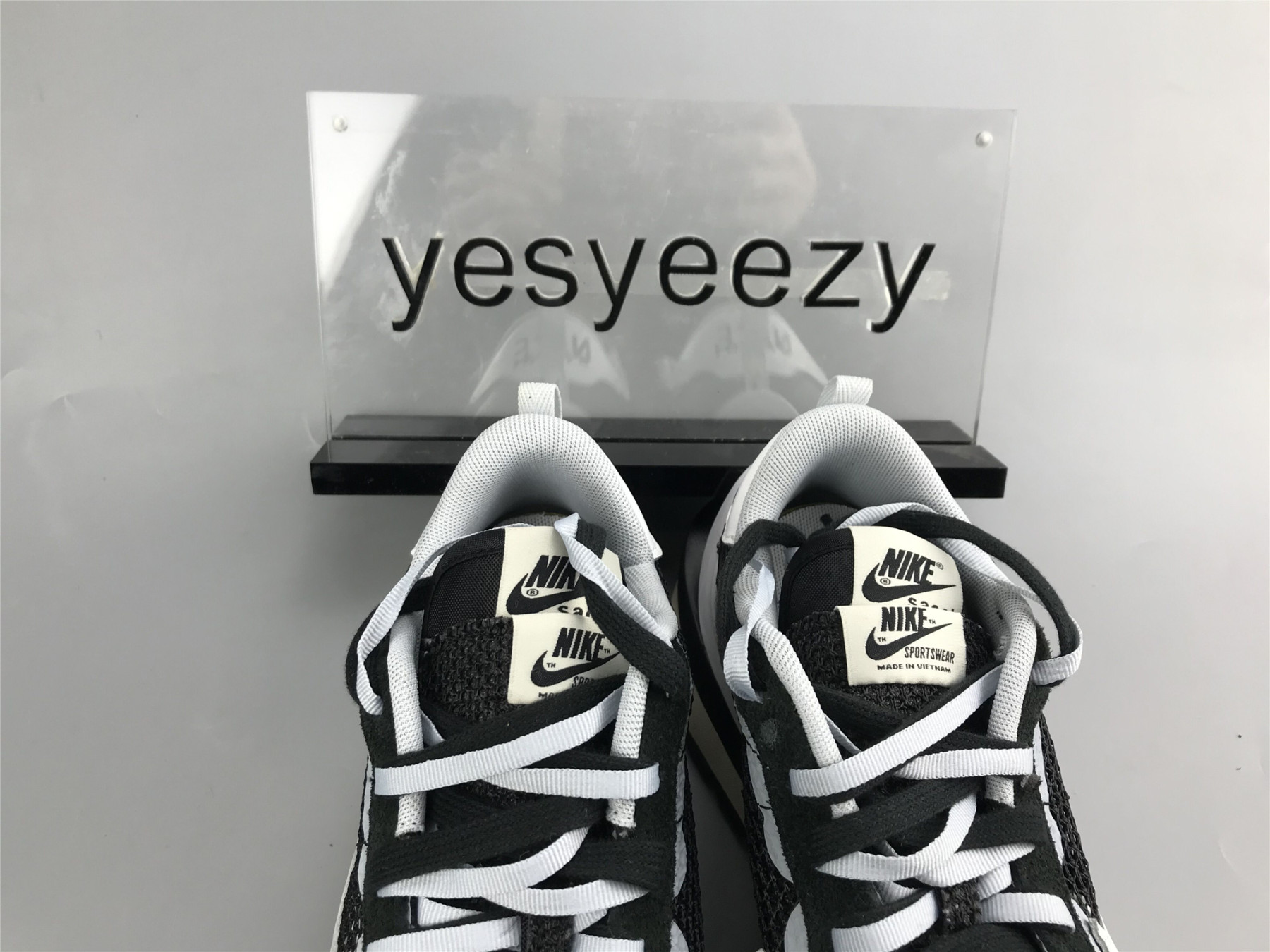 UA NIKE SACAI X VAPORWAFFLE 