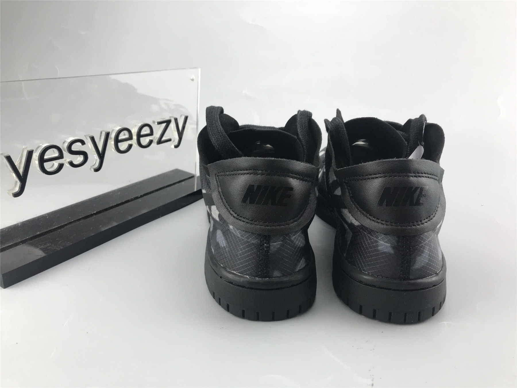 UA NIKE COMME DES GARÃ‡ONS X DUNK LOW 