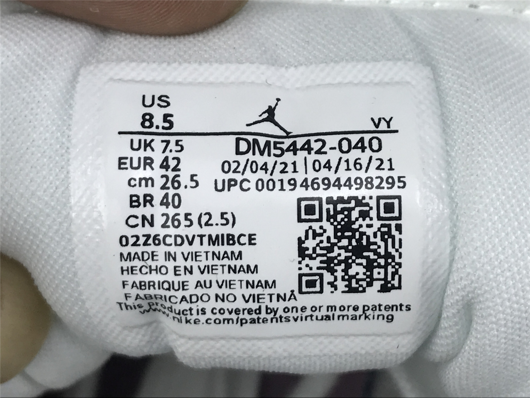 UA AIR JORDAN 1 LOW SE 
