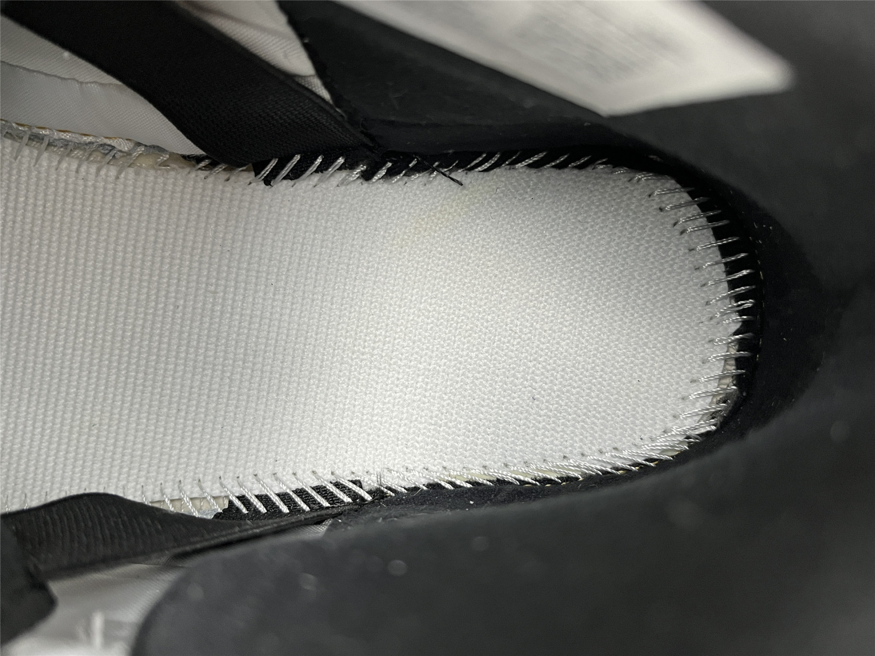 UA OFF WHITE X AIR JORDAN 2 LOW SP RED WHITE