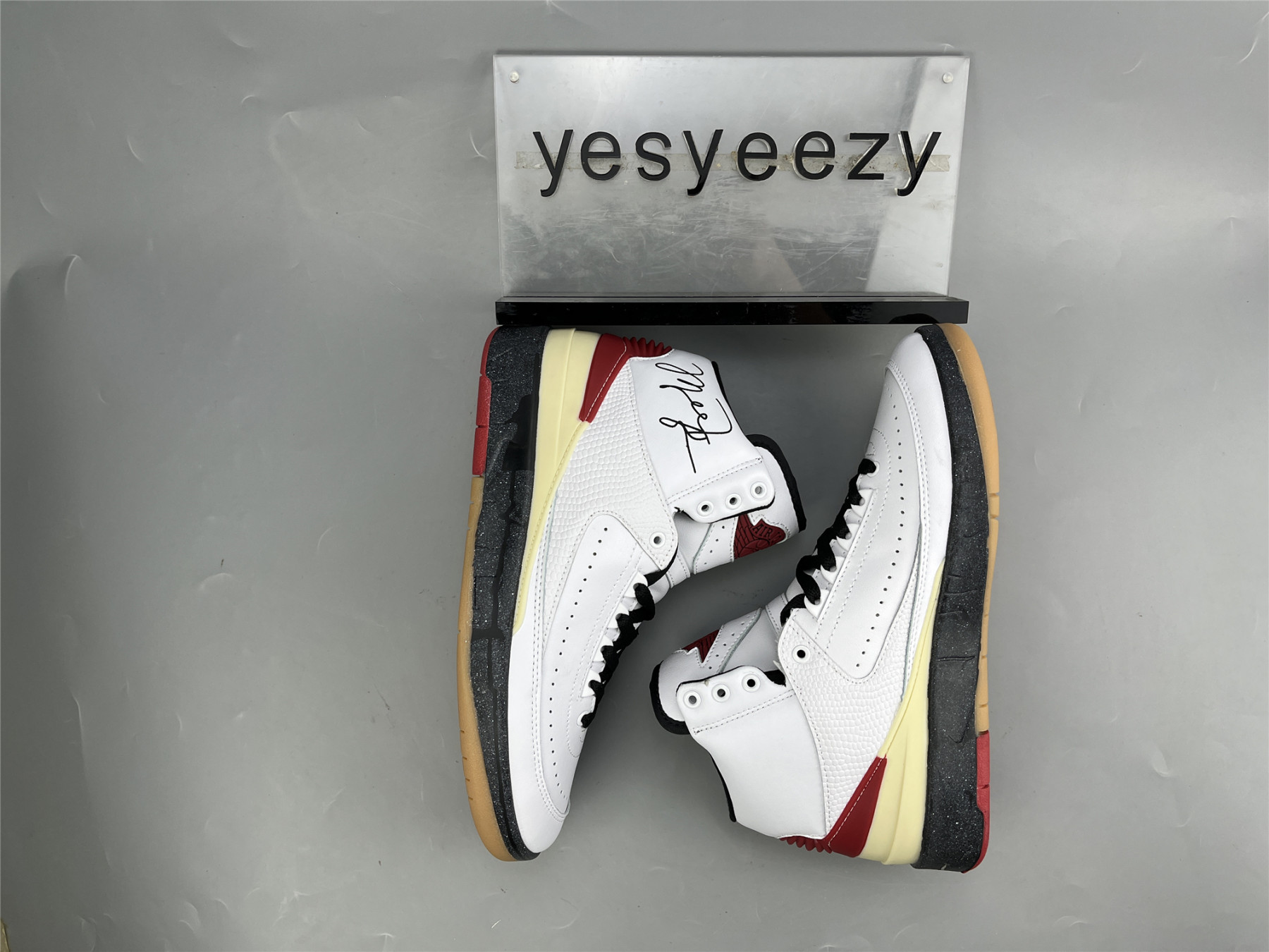 UA OFF WHITE X AIR JORDAN 2 LOW SP RED WHITE