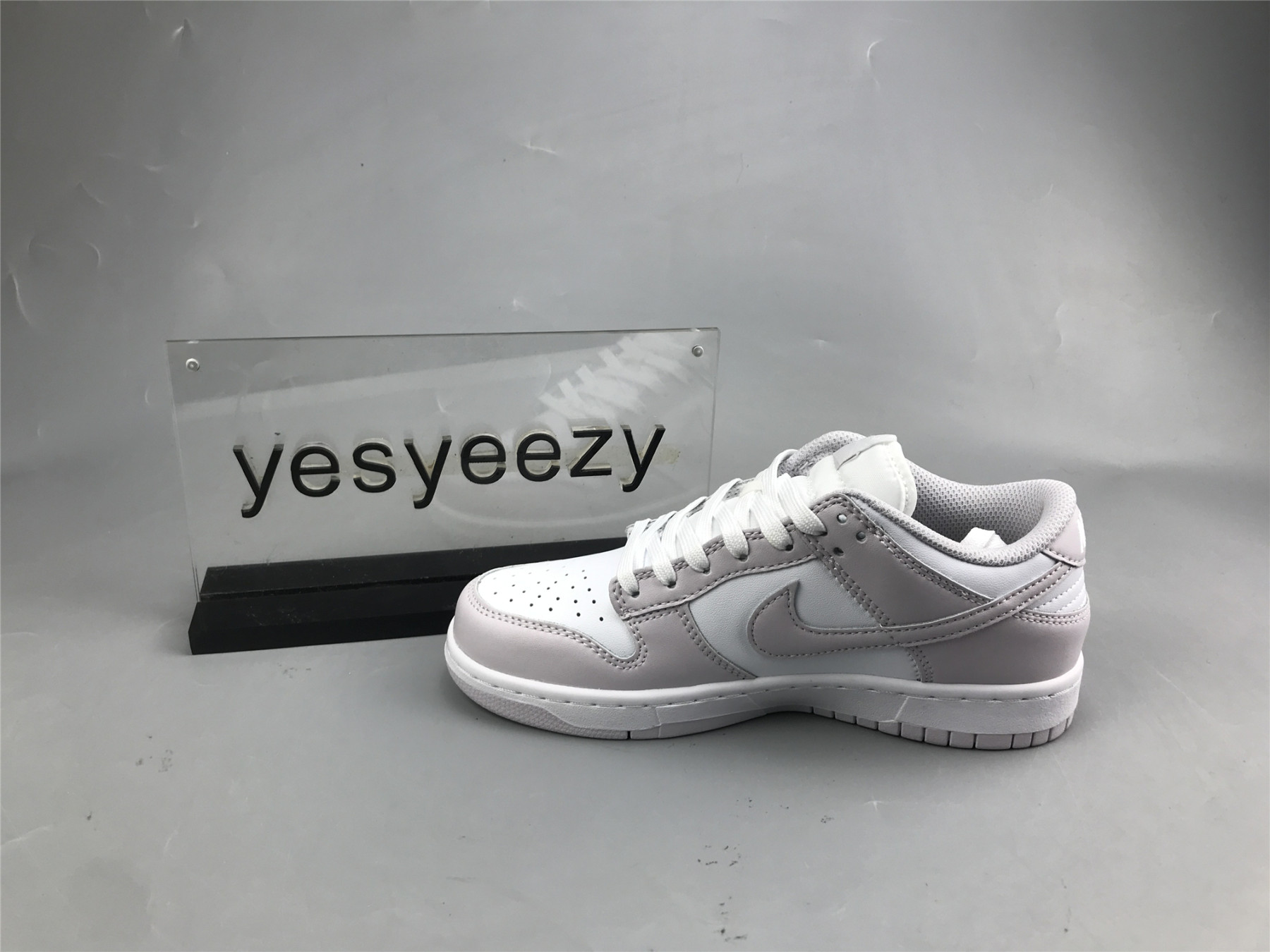 UA NIKE WMNS DUNK LOW 