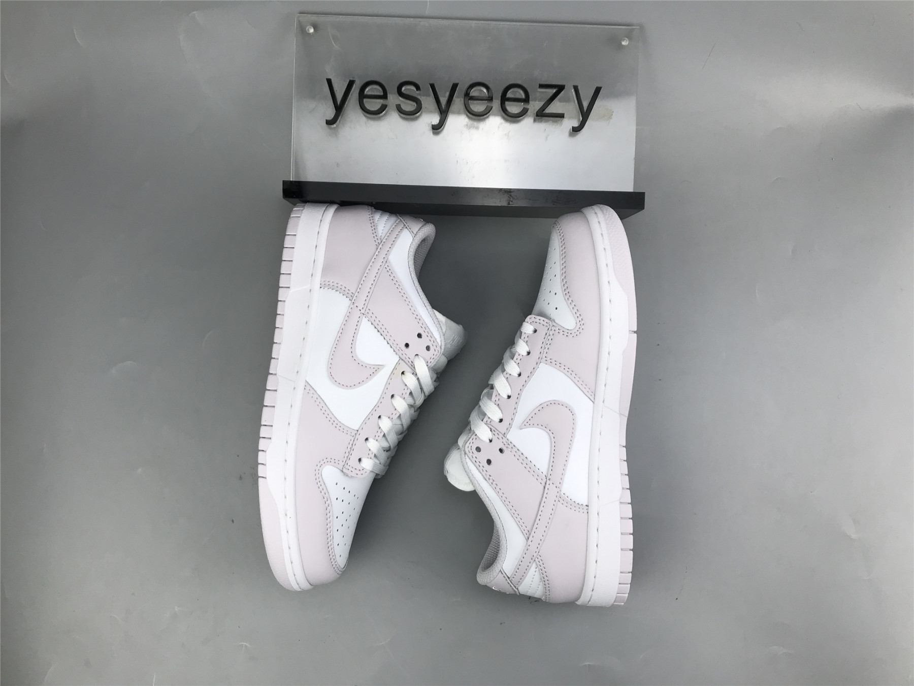 UA NIKE WMNS DUNK LOW 