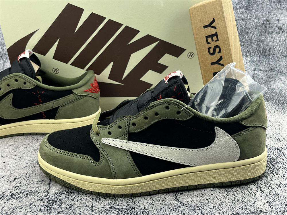UA TRAVIS SCOTT X AIR JORDAN 1 LOW OG SP 