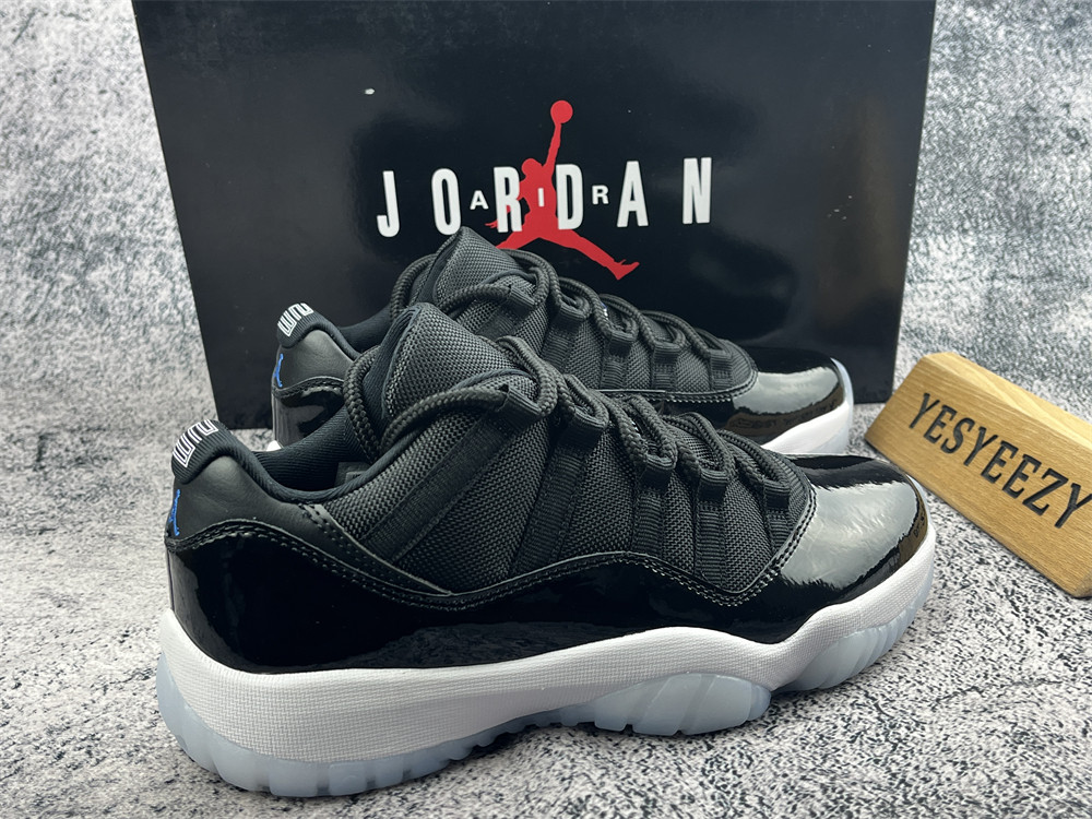 UA AIR JORDAN 11 RETRO LOW 